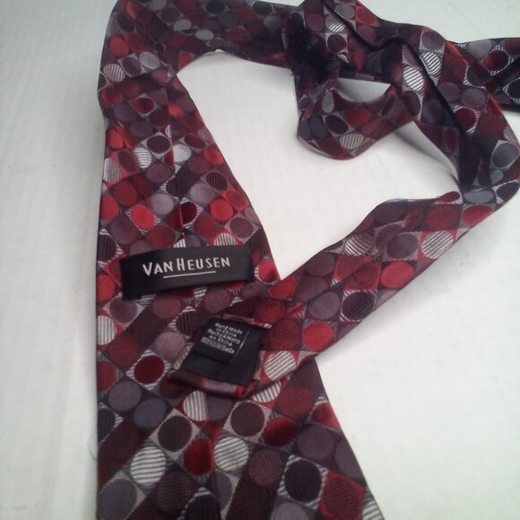 Van Heusen Tie Necktie Men Silk Geometric Circles Red Silver - Picture 7 of 7